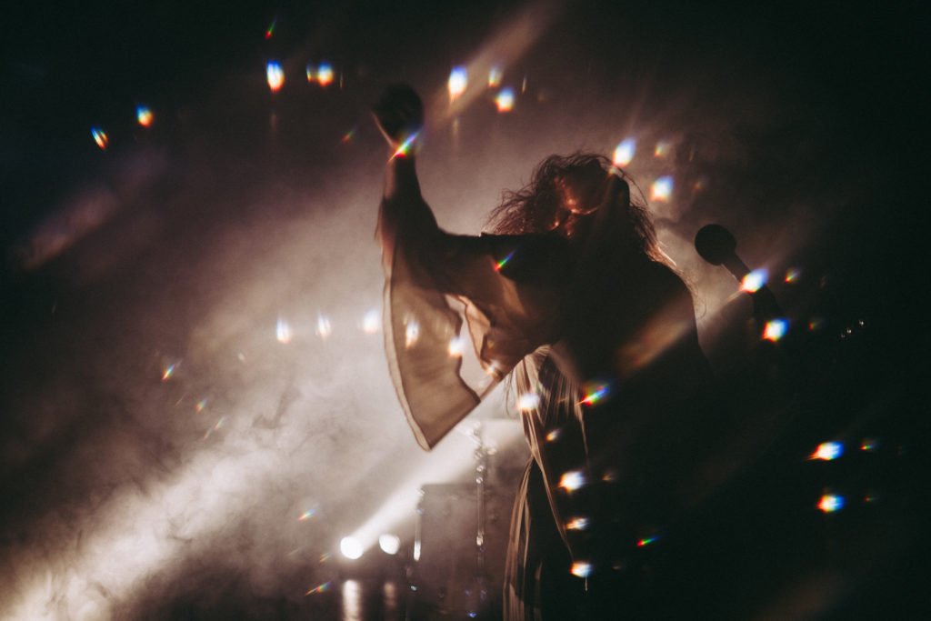 Shana Falana live shot by Monik Giesel